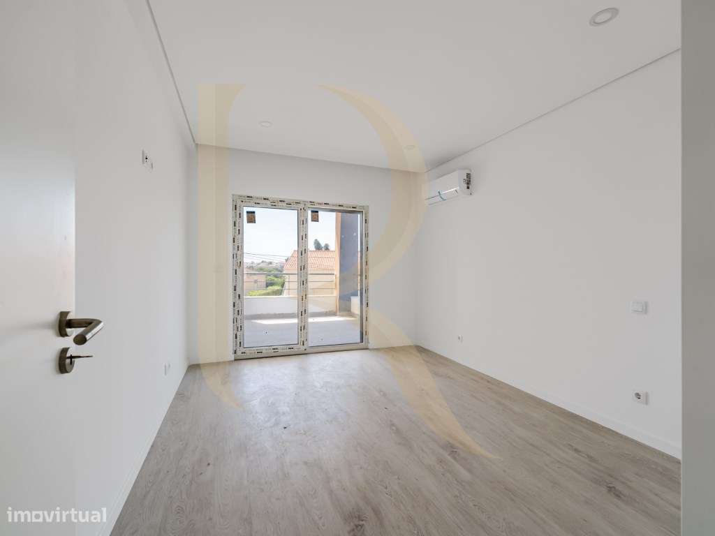 Apartamento T3 com elevador, parqueamento e arrecadação com condomí...-12