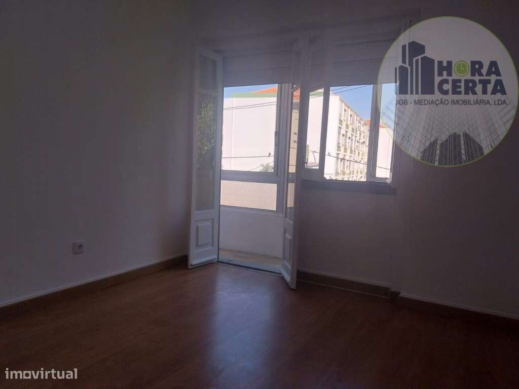 Apartamento T4 nas Mercês!-23