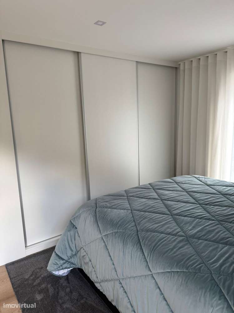 Moradia T3 individual Nova em Rebordões-11