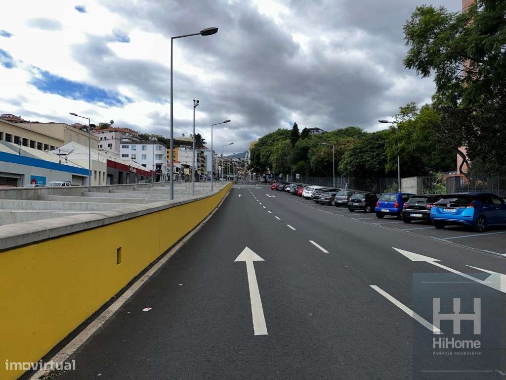Apartamento T2 no Edificio Hinton, Santa Luzia - Funchal, Madeira-14