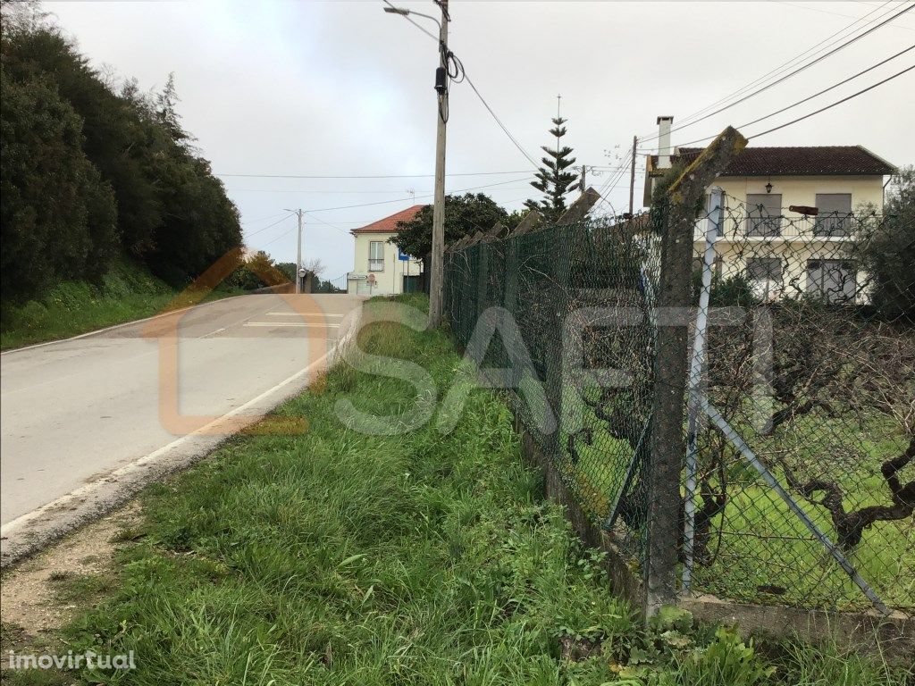 Terreno com 3960m2 dentro da povoação de Cem Soldos, junt...