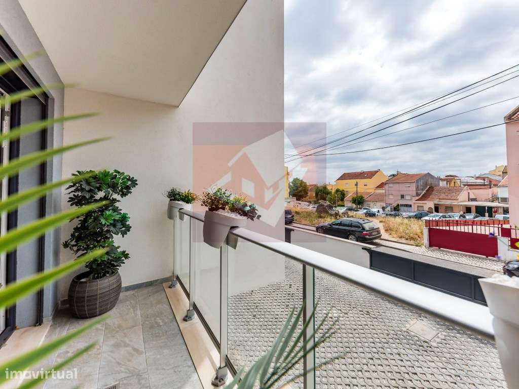 Apartamento T2 mobilado em Casal de Cambra-51