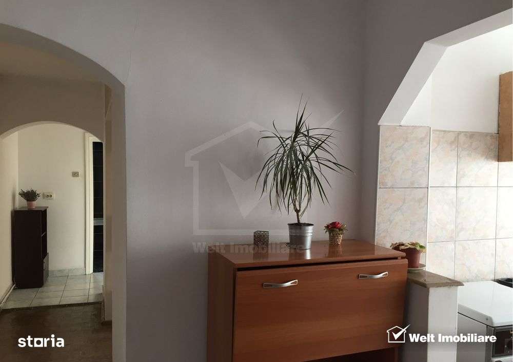 Apartament cu 2 camere, decomandat, semicentral - Imagine principală: 5/8