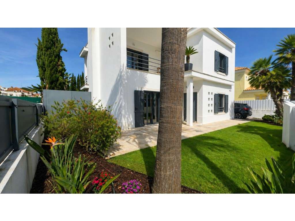 Moradia T4 isolada com piscina privada, jardim, garagem e 595 m² de...-42