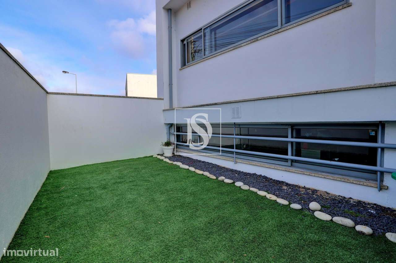 Moradia T3 com espaço exterior e garagem - Nogueira - Maia-39