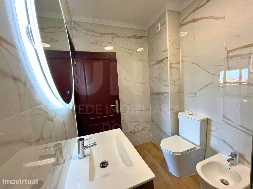 Apart. T2 Duplex Renovado | Oliveira do Douro, V.N. de Gaia-11