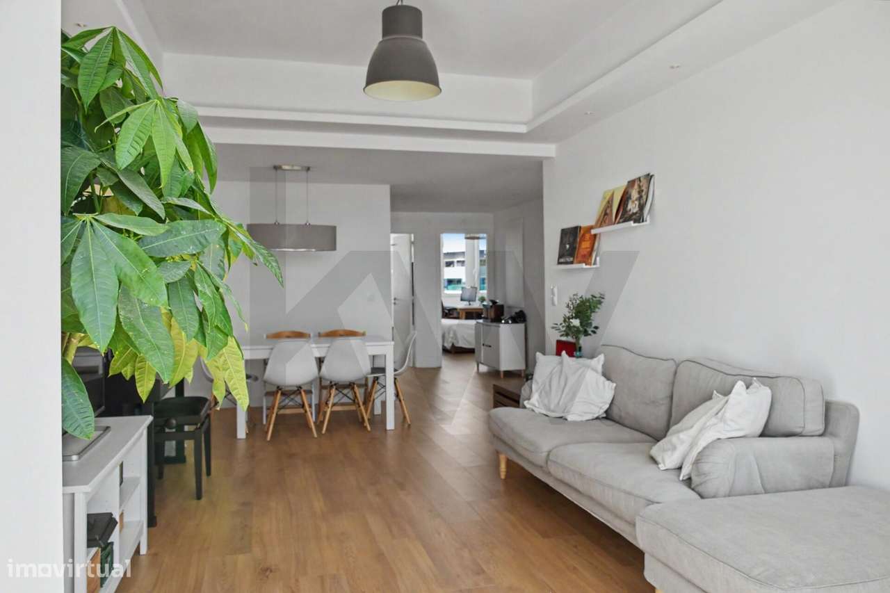 T2 com boas áreas no centro de Carnaxide - Grande imagem: 4/22