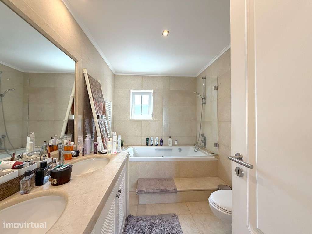 Moradia com Piscina, lote de 865 m2, a vendas nas Casas de Azeitão-24