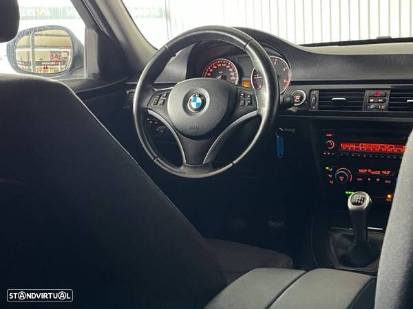 BMW 318 d Touring - 48