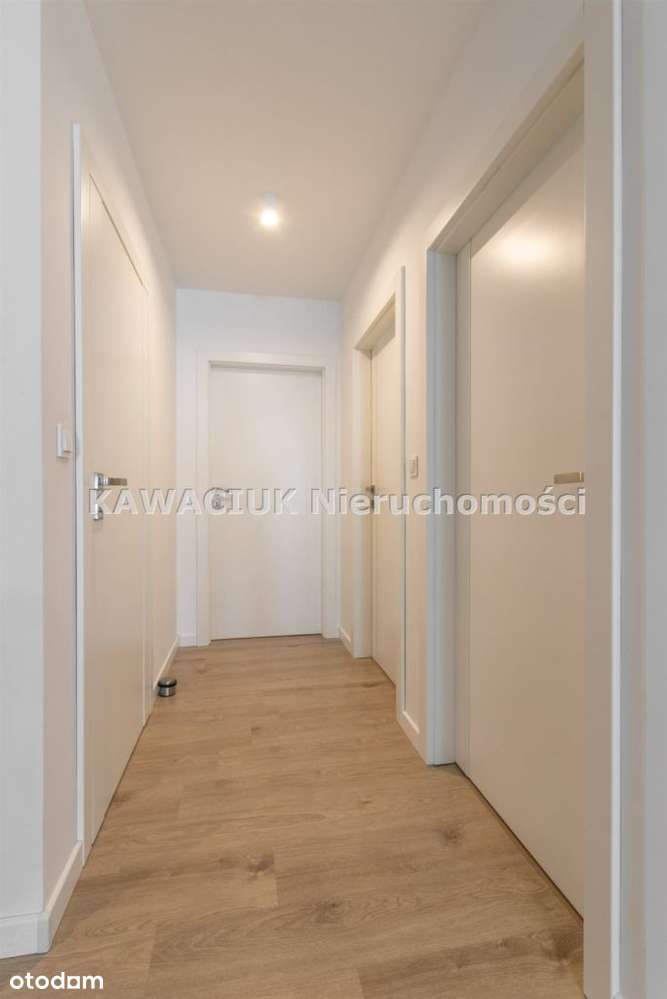 Przepiękny Dom Z Ogródkiem W Dobrej Lokalizacji-9