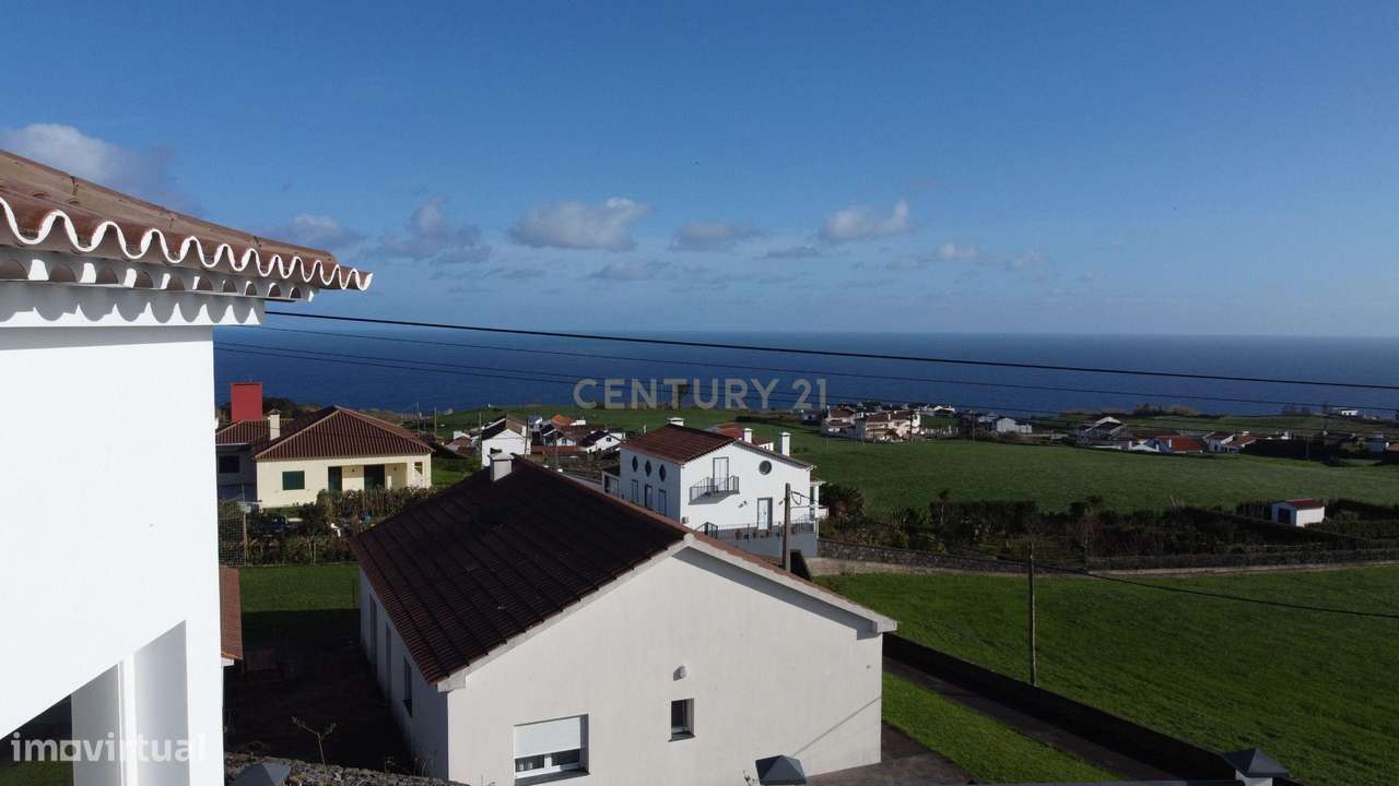 Casa Renovada com Vista Mar em Lomba da Fazenda, Nordeste-29