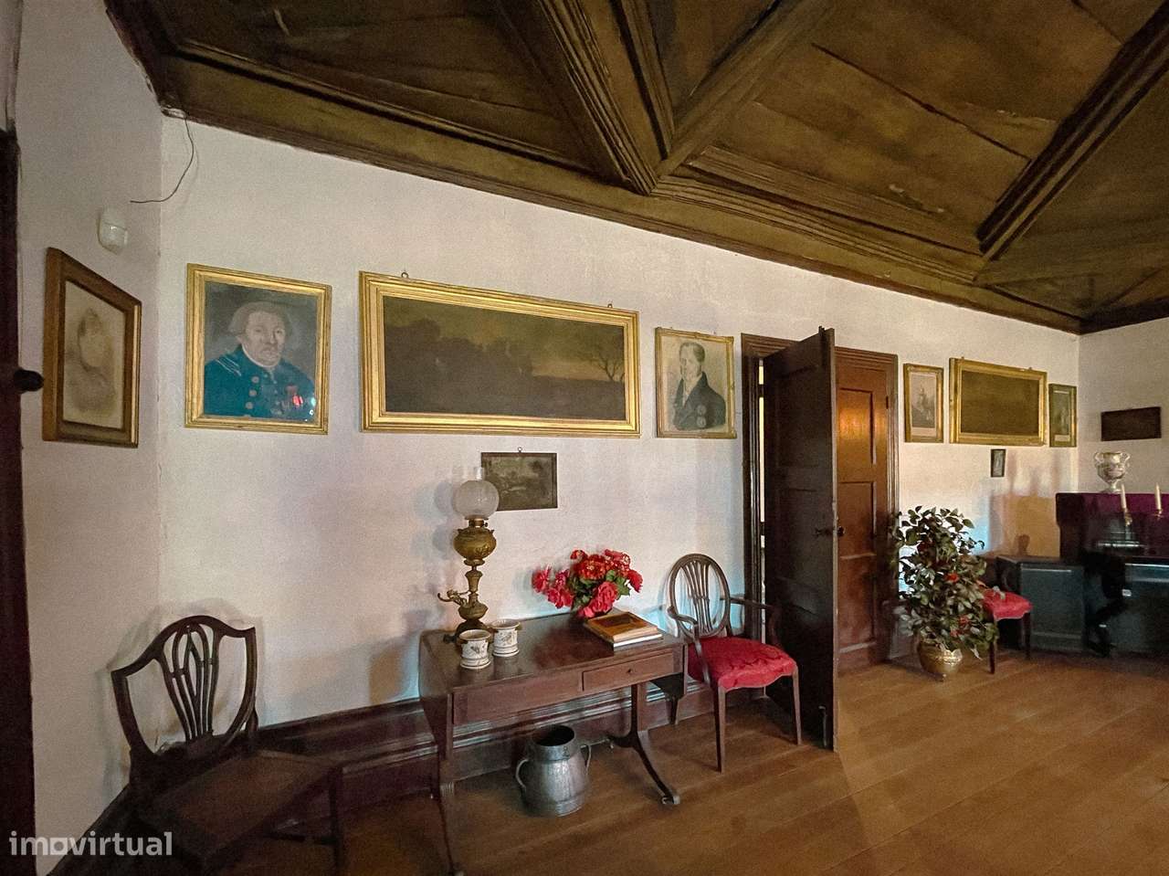 Quinta com Casa senhorial brasonada do Século XVIII na região do Douro-17