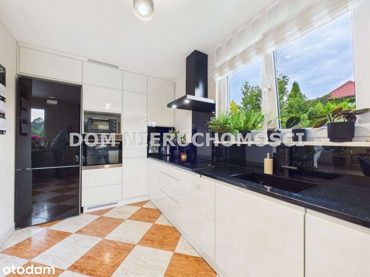 Dom pod Olsztynem z pięknym ogrodem!-7