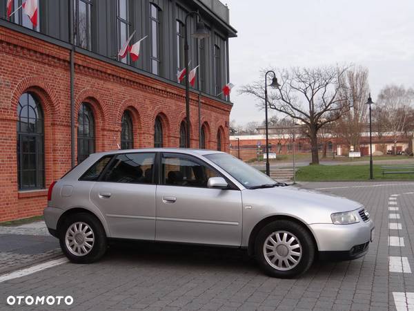 Audi A3 1.6 Sportback Ambiente - 4