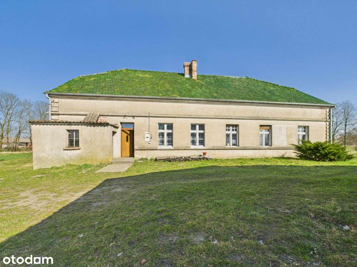 Gospodarstwo rolne z budynkami gospodarczymi-8