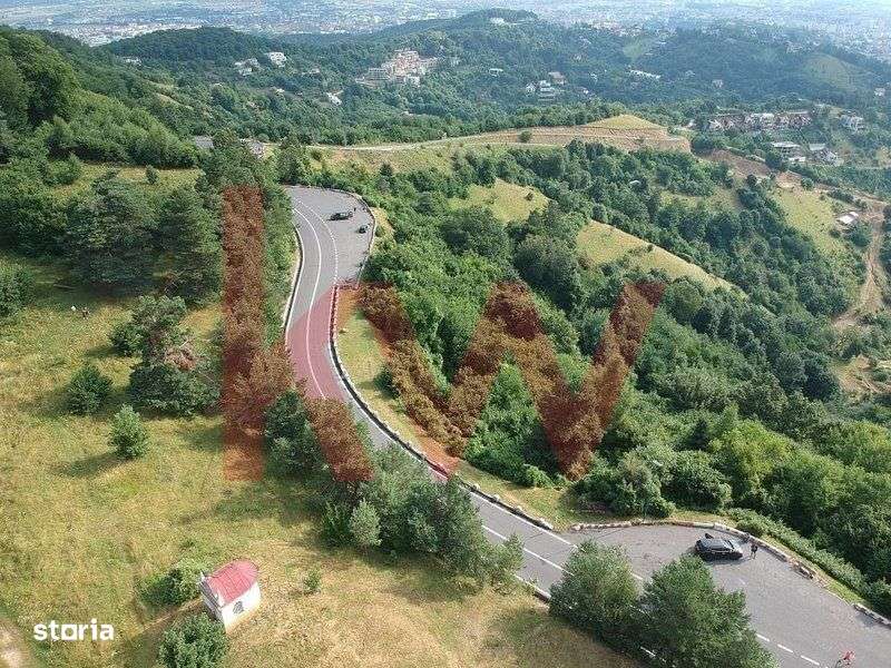 Teren cu priveliste superba si deschidere la drumul de Poiana Brasov - Imagine principală: 1/16
