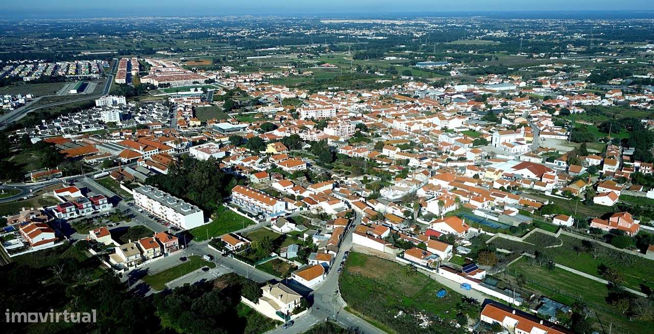 Armazém com 2000m2 em Quinta do Anjo, Palmela, Setúbal-0