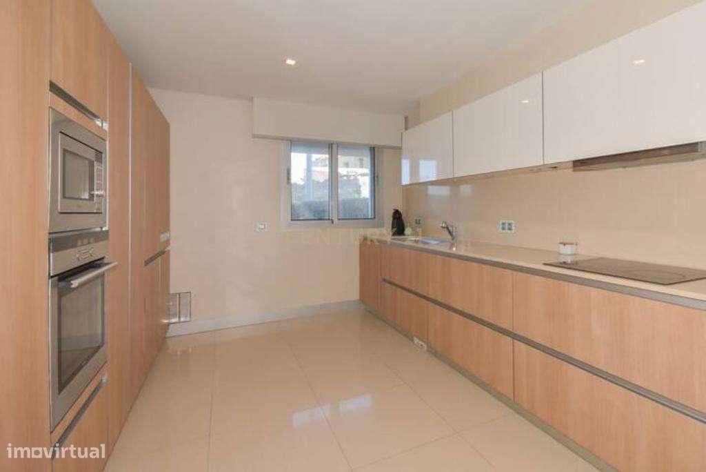 Apartamento T3 de duas frentes com terraço - Grande imagem: 2/27