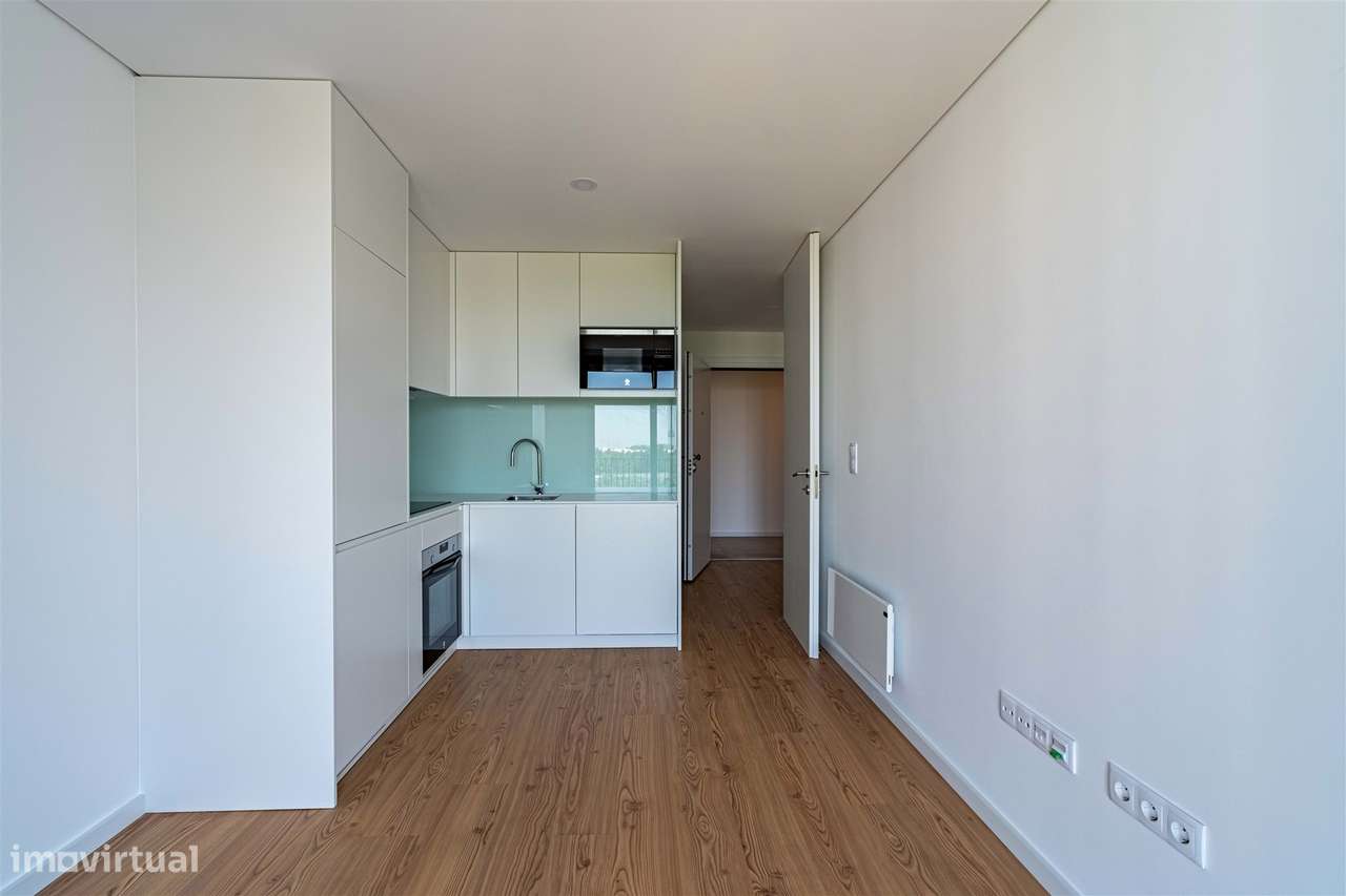 Apartamento T1 com Garagem e Varanda no Parque dos Sobreiros 2 - Aspre - Grande imagem: 4/16