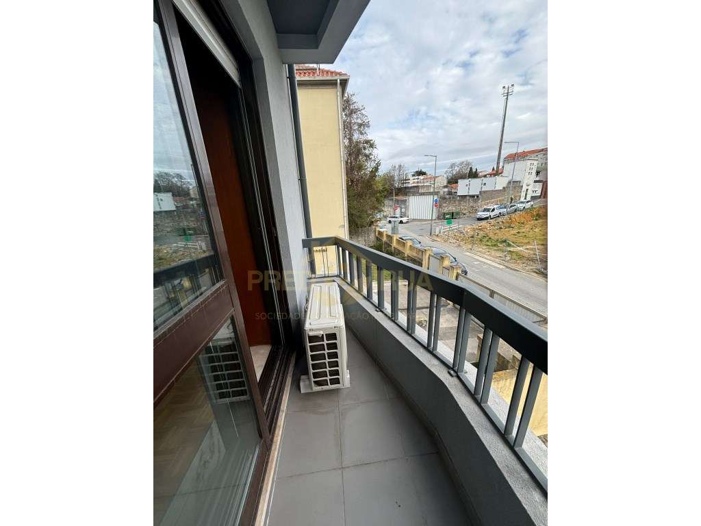 T4 no centro da Vila Nova de Gaia com fantástico terraço com50 m2 e...-8