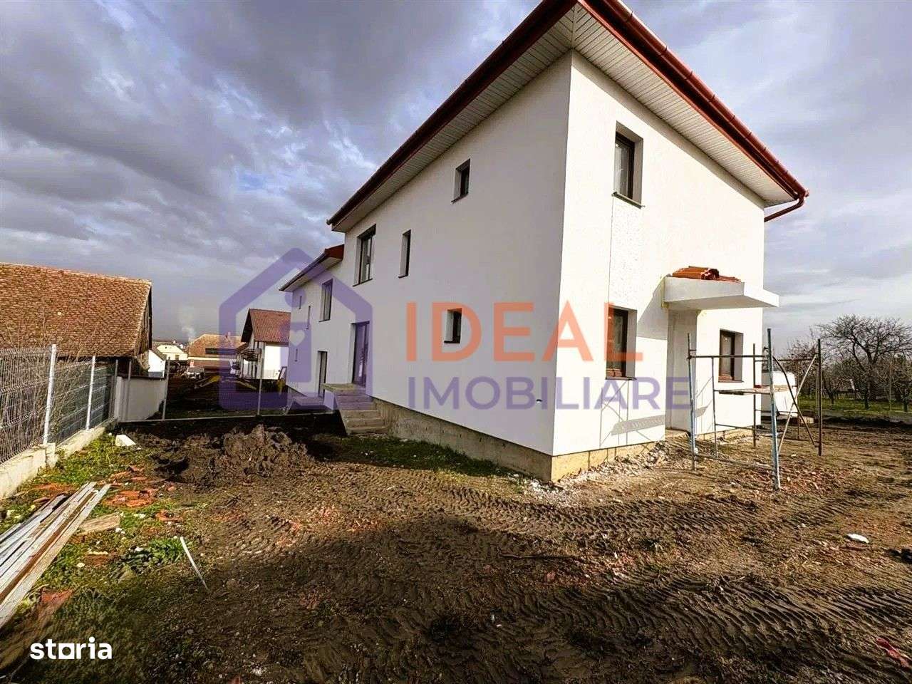 Casă modernă cu 4 camere și 300 mp de curte, in Sura Mica-2