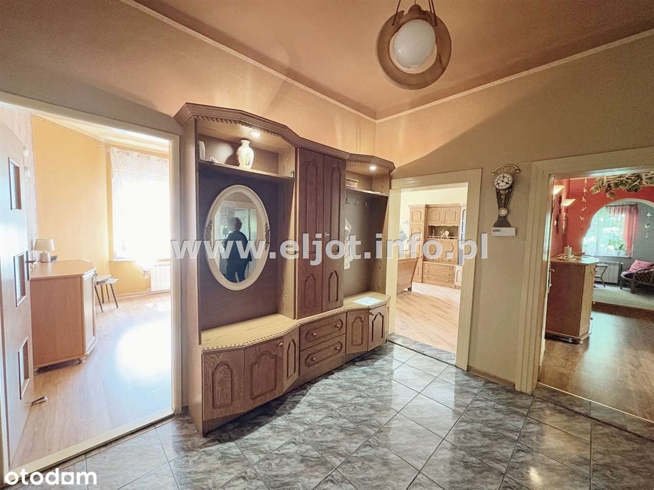 Budynek usługowo-mieszkalny 2piętrowy przy SCC-6