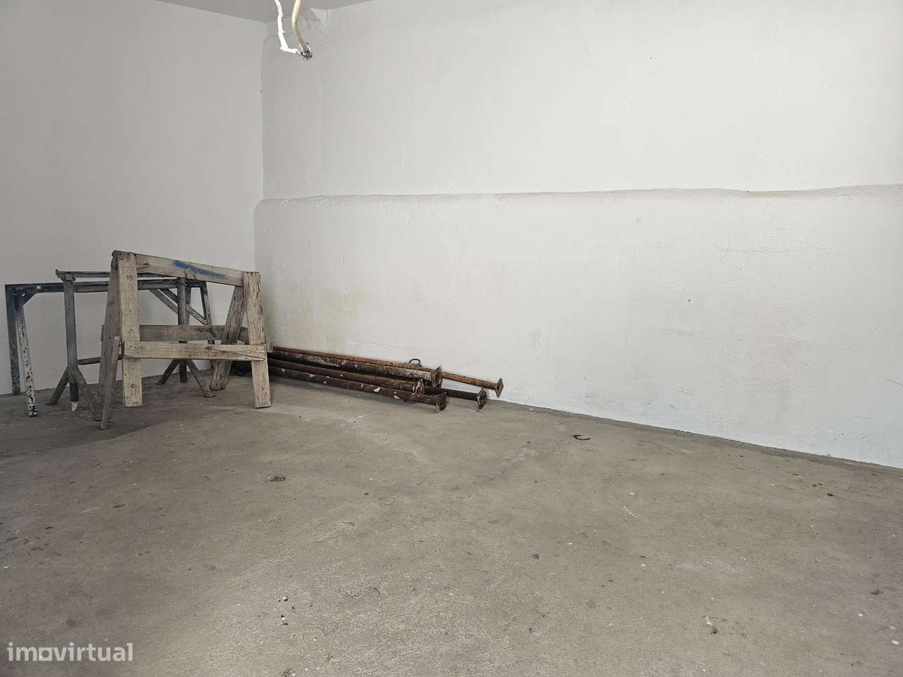 Moradia V5 com 10 Boxes para Cavalos no Coração da Golegã-22