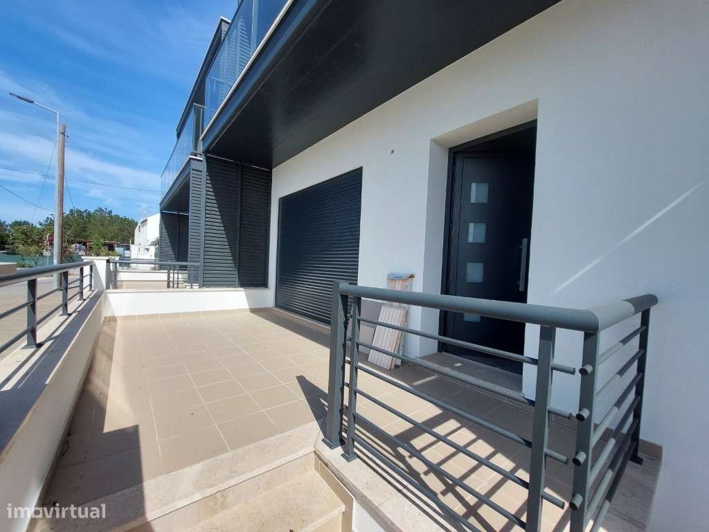 Excelente Moradia V3 em banda | Sítio da Nazaré | Vista Mar - Grande imagem: 4/28