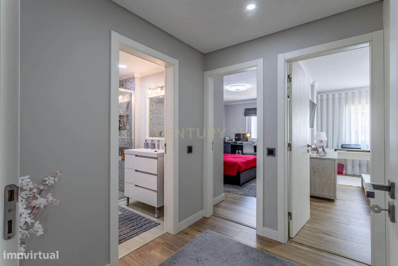 Moderno Apartamento T4 no Carregado em condomínio fechado-12