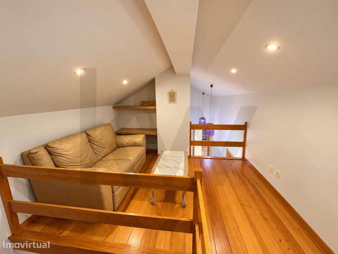 Apartamento Duplex T3+3 em Belas | Amplo, Luminoso e com Vista Desafog-25