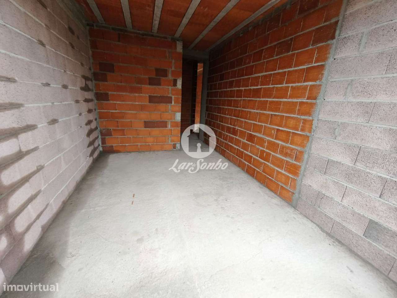 Apartamento T2 novo com jardim-28