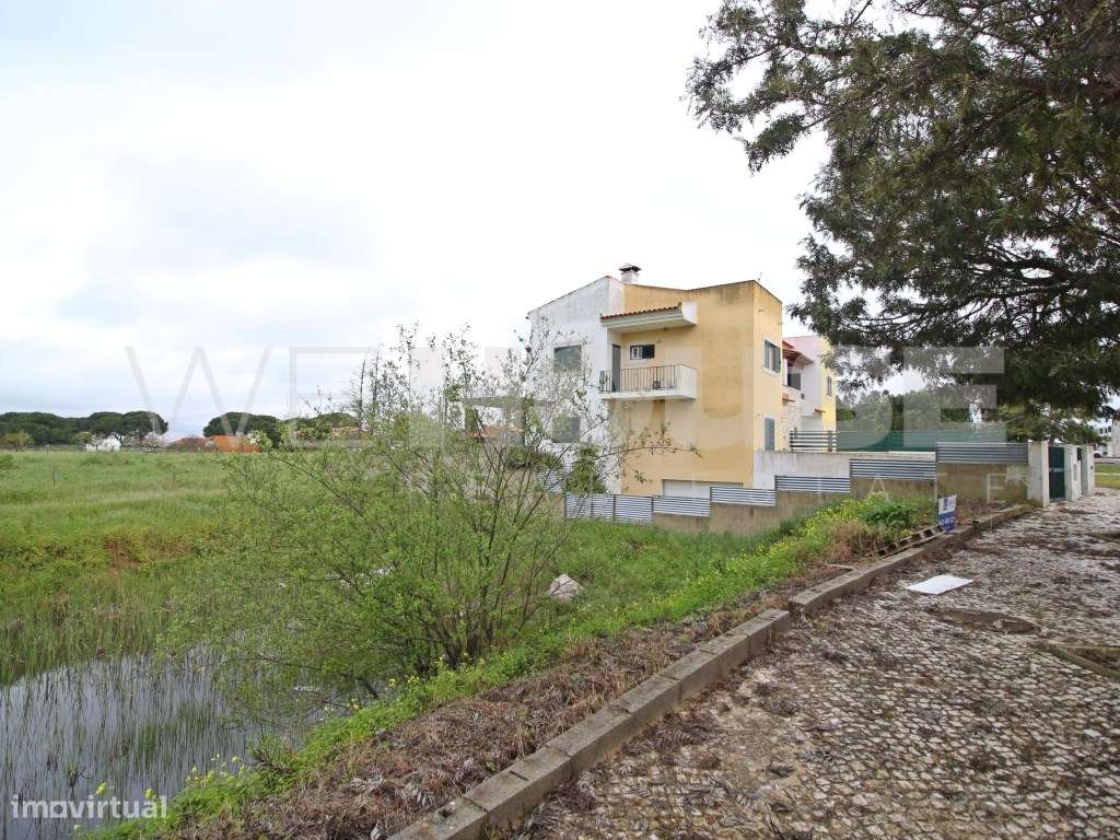 Lote de Terreno Urbano com 324 m2 para construção de moradia geminada - Grande imagem: 4/11