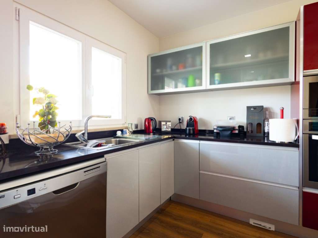 Moradia M6 com Garagem, Buarcos, Figueira da Foz-8