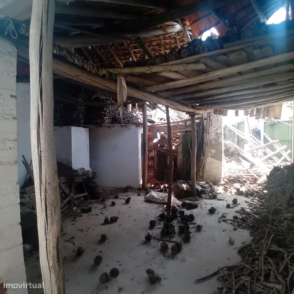 Moradia para recuperar - Grande imagem: 2/8