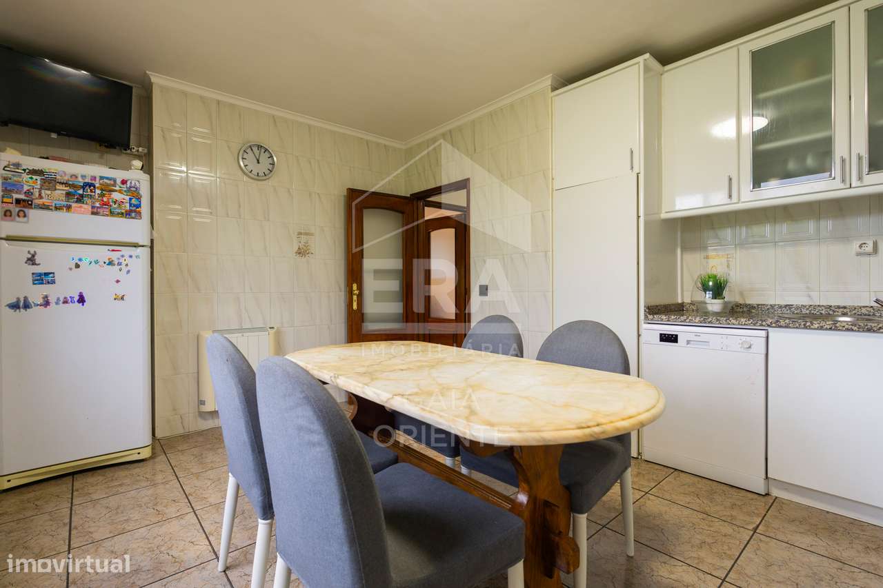 Apartamento T3 com Excelentes Áreas em Oliveira do Douro-18