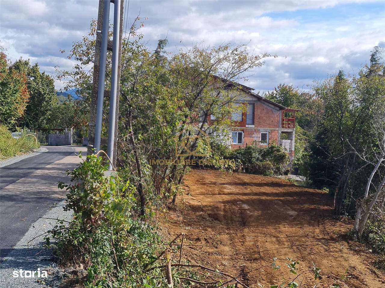 Teren de 5 ari pe Cerbului - Imagine principală: 2/2