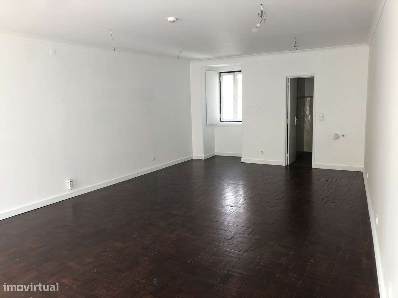 Escritório arejado com muita luz - Grande imagem: 4/7