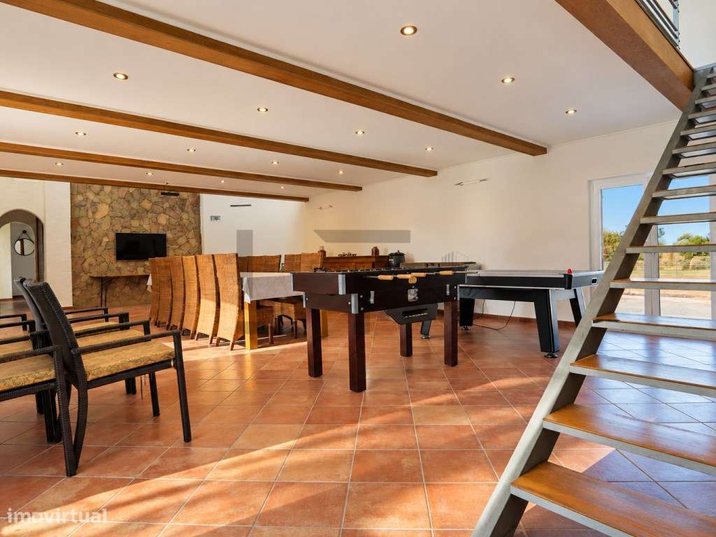 Quinta com 2 Moradias, 2 Campos de Ténis e Piscina, para Venda em P...-43