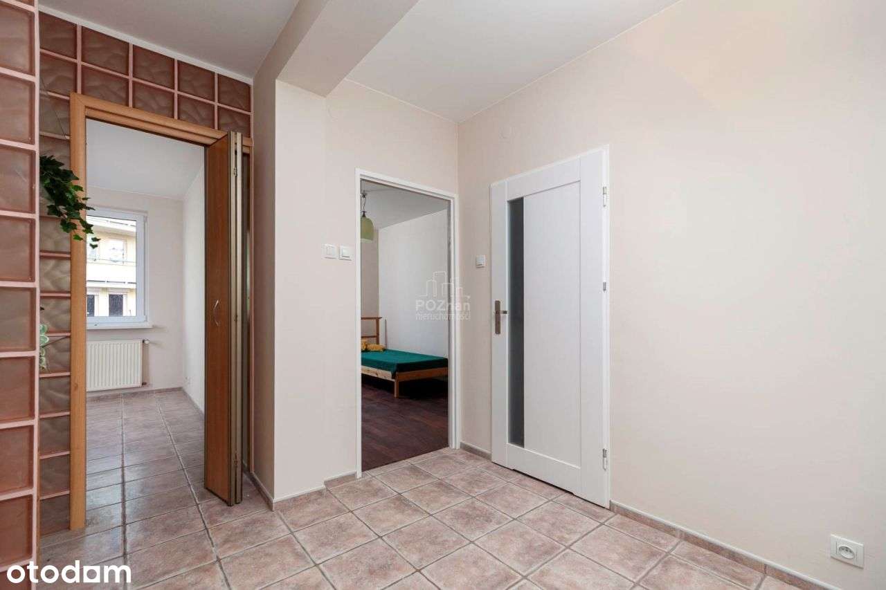 3 Pokoje, balkon, budynek z 2000 r-12