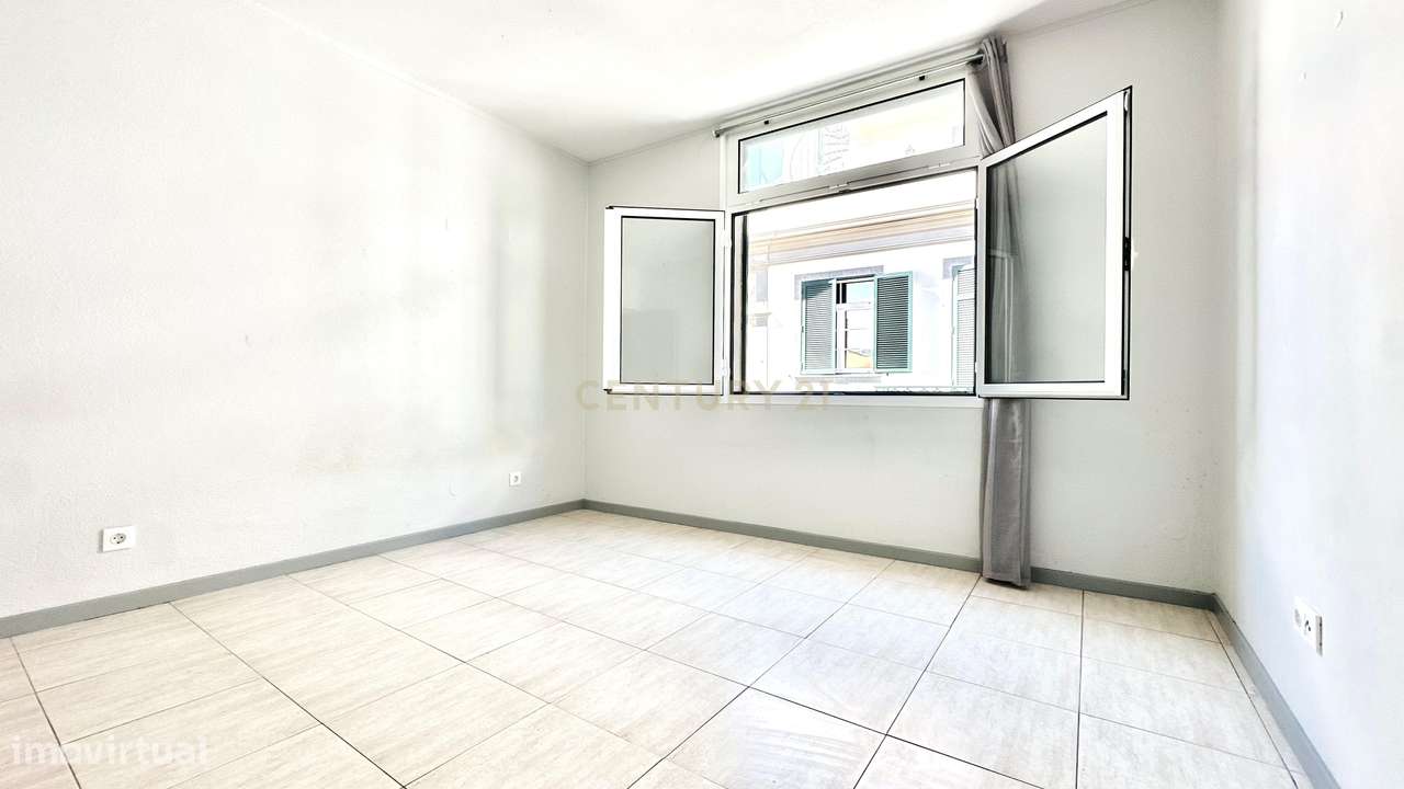 Prédio Urbano no Centro do Funchal – Oportunidade de Investimento - Lo-23