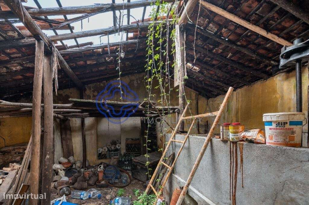 Moradia térrea T1 em Vidais, Caldas da Rainha para reconstruir-24