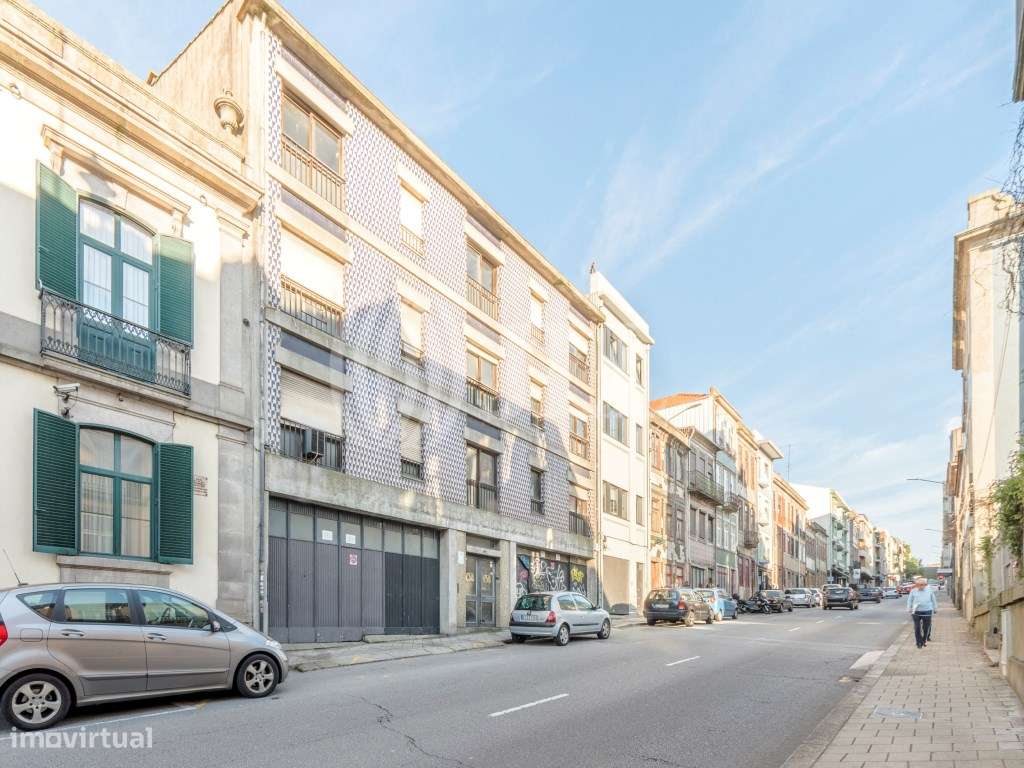 Prédio com projecto aprovado para hotel, na baixa, Porto - Grande imagem: 4/17