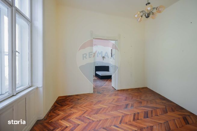 Apartament cu 4 camere de vânzare în zona Ultracentral-3