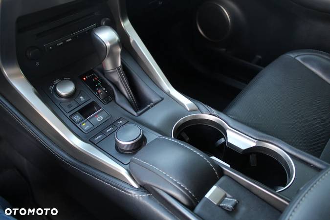 Lexus NX 200t Comfort AWD - 17