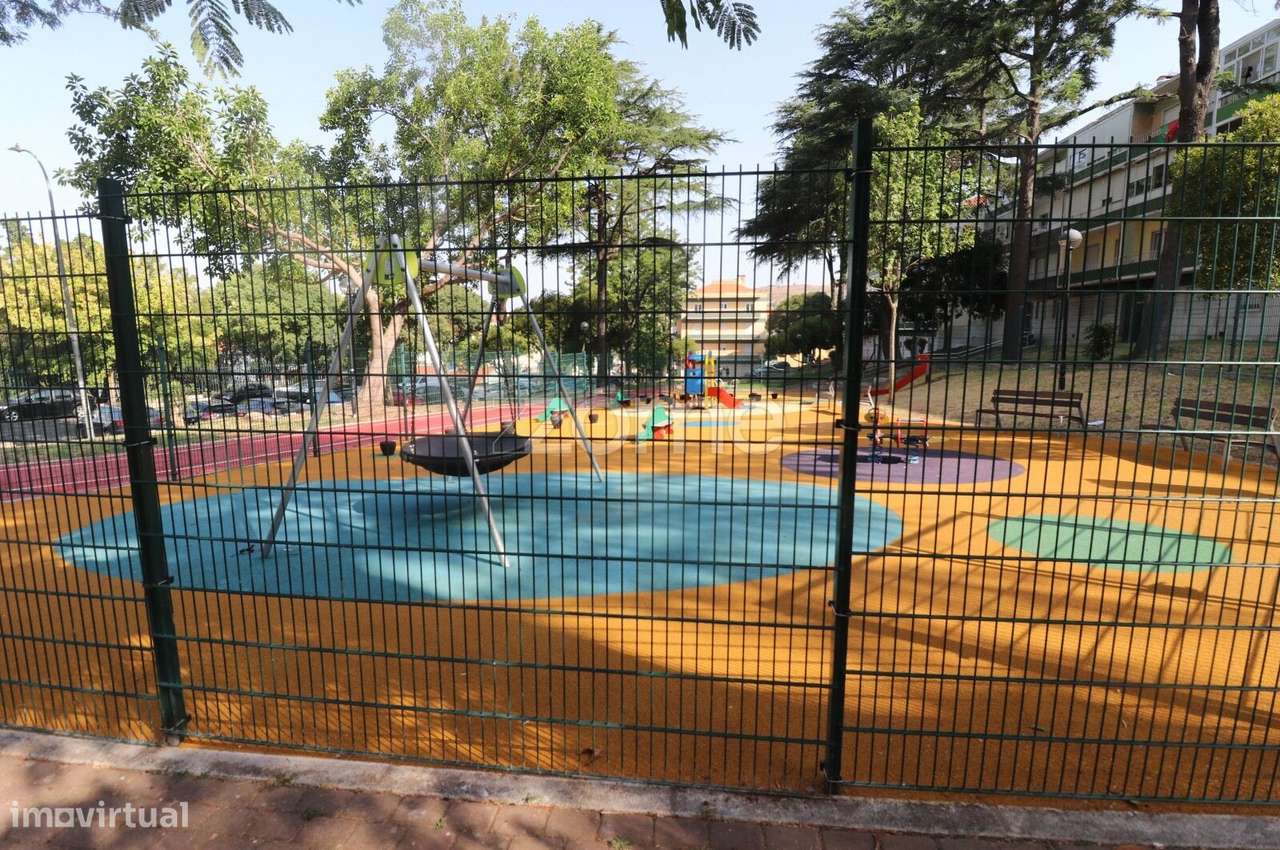 T2 na Venteira com vista desafogada, por 300.000€-18