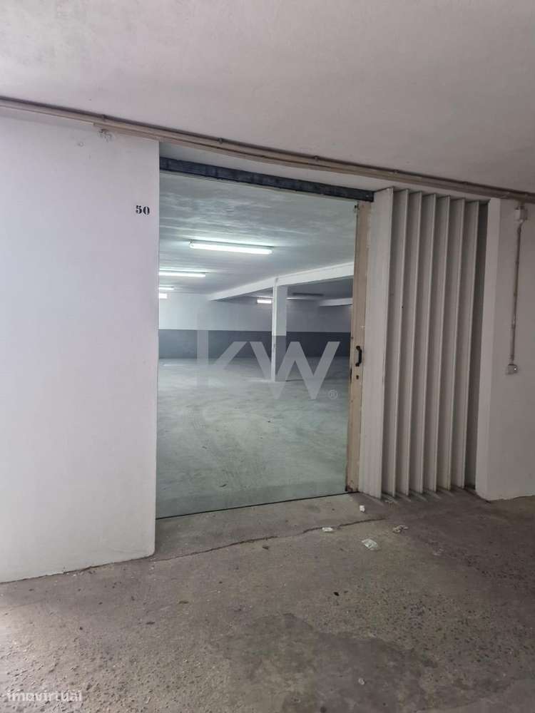 Lote de garagens fechadas no Bairro do Liceu, Aveiro - Grande imagem: 5/18