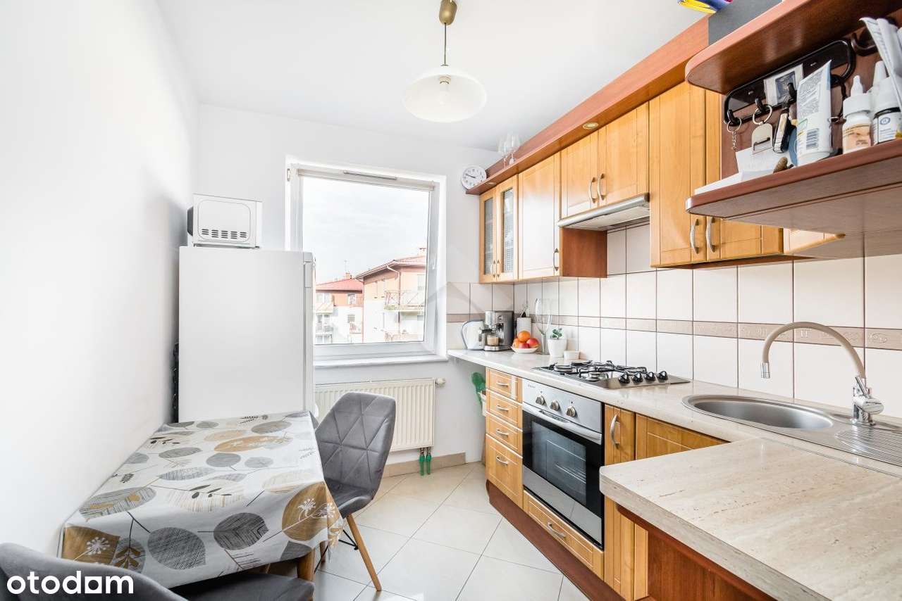 Dwupokojowe mieszkanie z balkonem i osobną kuchnią-4