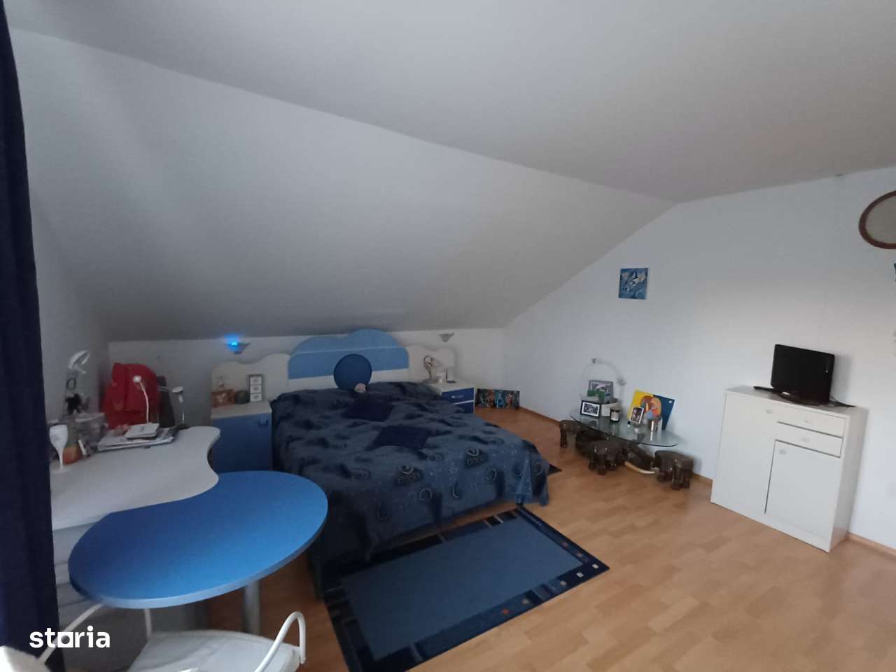 Casa de vanzare Codlea 299.00 euro - 7 camere,300 mp -  834 mp curte.-12