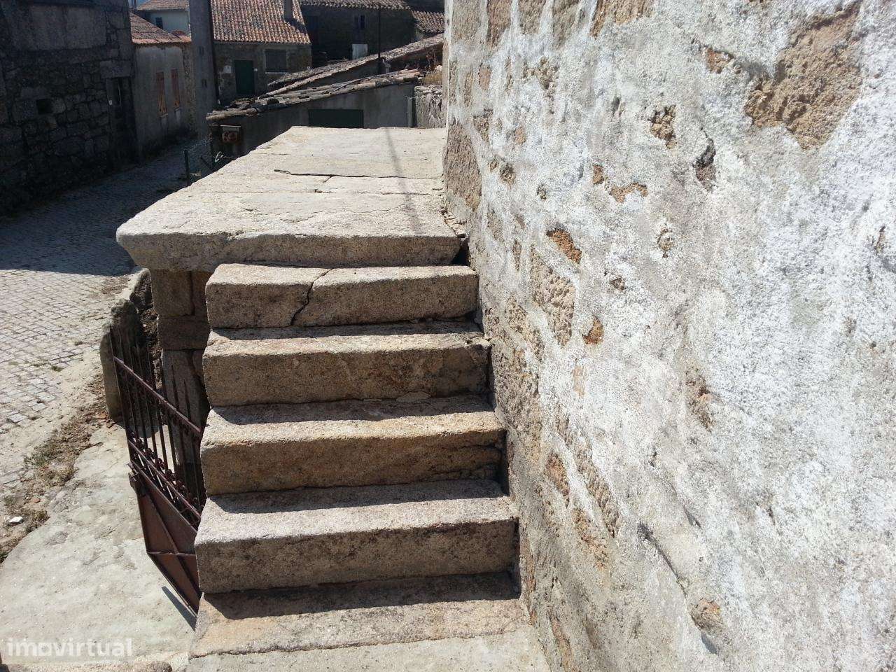 Casa para reconstrução em Adobispo, Penedono - Grande imagem: 4/8