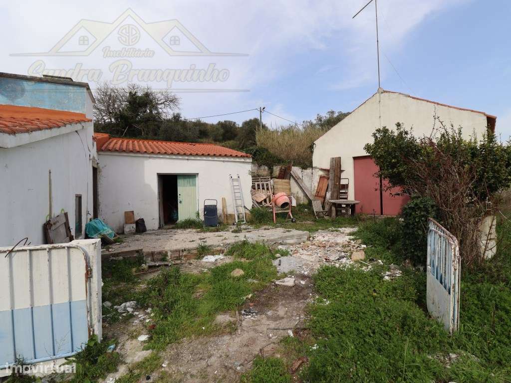 Moradia T3 com garagem e terreno 4120m2-11